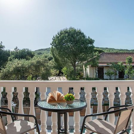 Kozanos Hotel & Suites 알리카나스 외부 사진