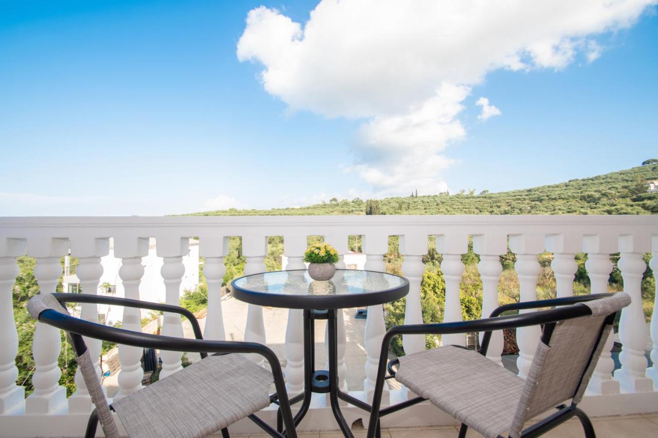 Kozanos Hotel & Suites 알리카나스 외부 사진